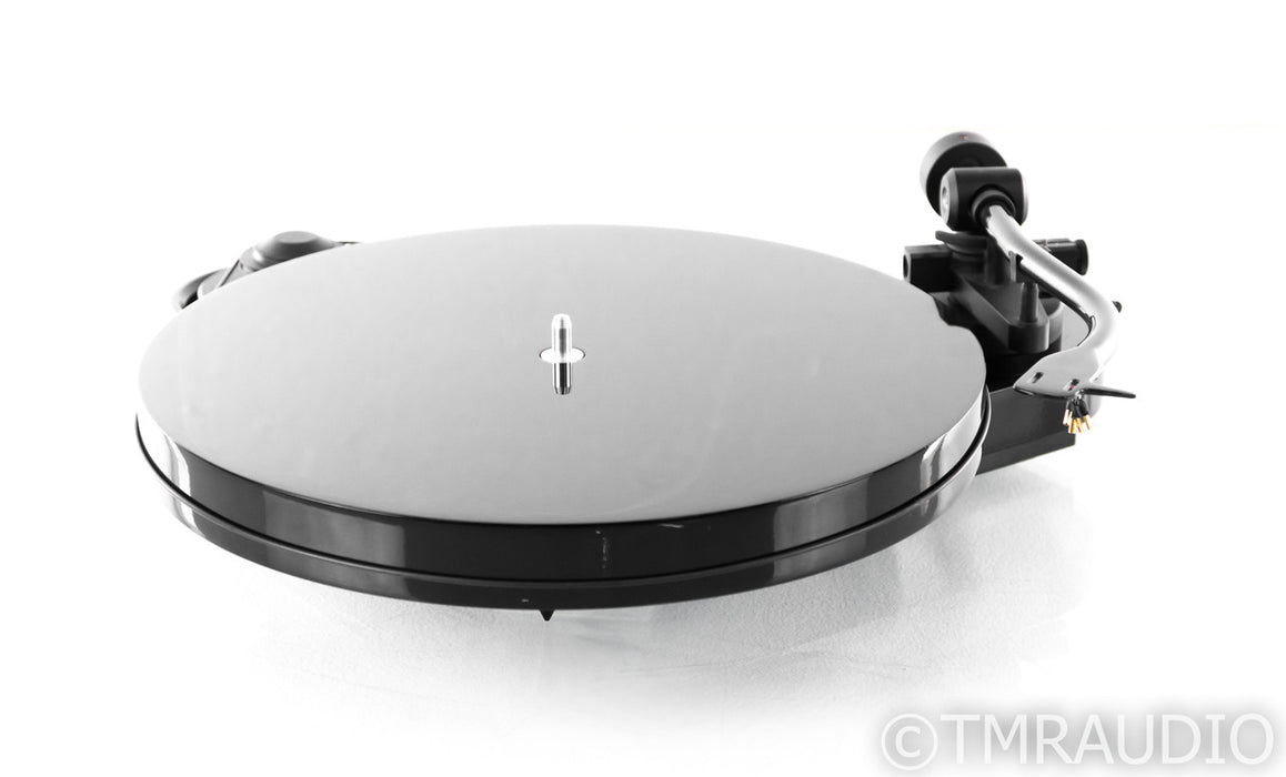 Pro-Ject RPM 1 Carbon Turntable; Piano Black (No Cartridge)