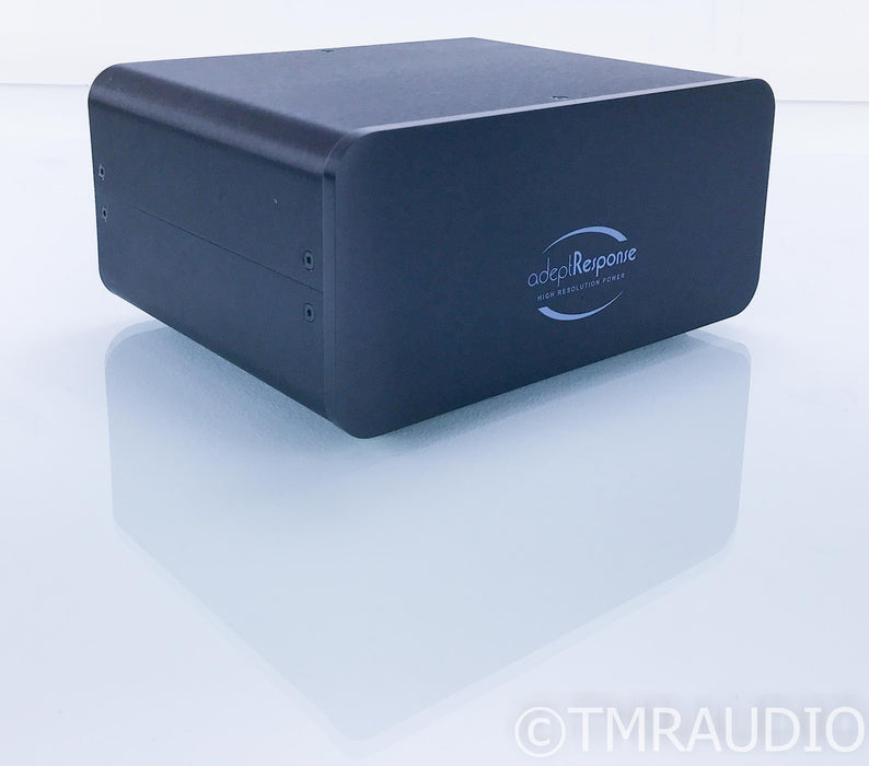 Audience Adept Response aR6T Power Conditioner; 15A w/ Au24 Power Chord