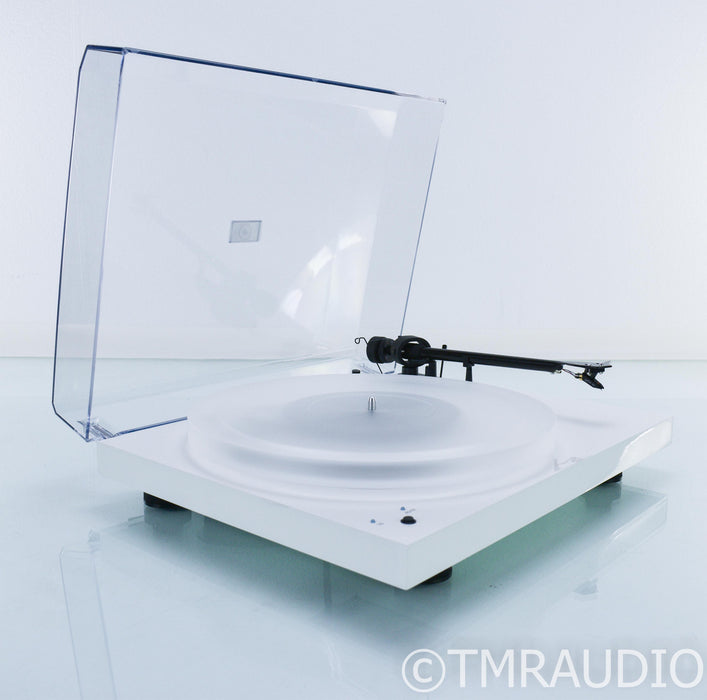 Pro-Ject Debut Carbon Esprit SB Turntable; Ortofon Super OM 20 MM Cartridge