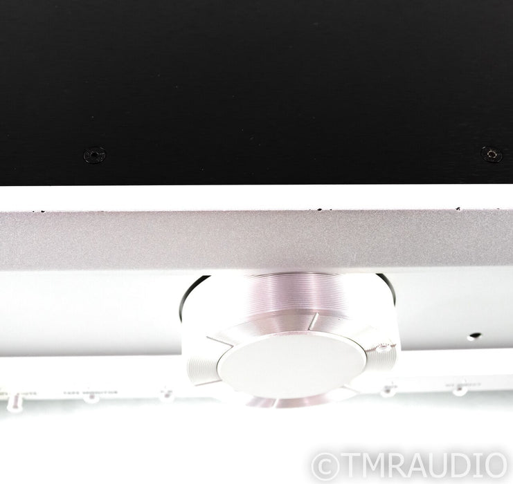 Musical Fidelity kW Hybrid Stereo Preamplifier; Remote; Upgraded