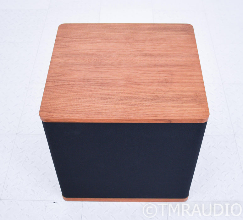 Vandersteen 2Wq Powered Subwoofer; WX-2 Crossover; Oak Finish