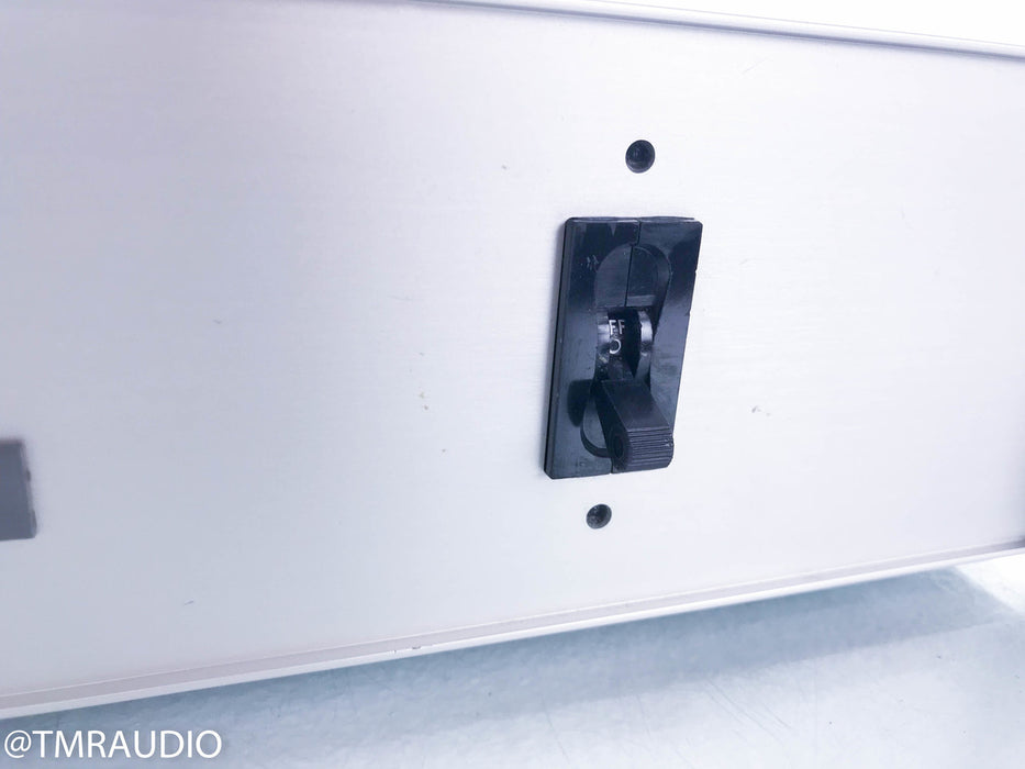 Foundation Seven Outlet Power Conditioner w/ Voltage Display