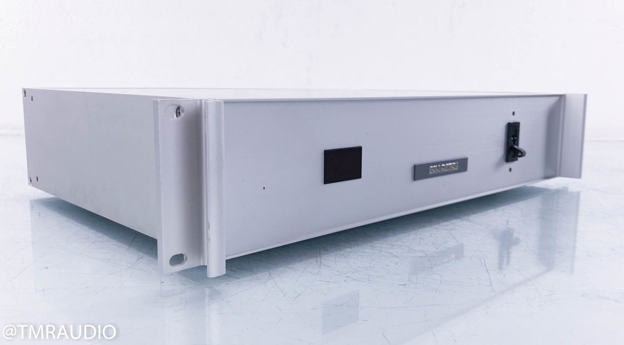 Foundation Seven Outlet Power Conditioner w/ Voltage Display