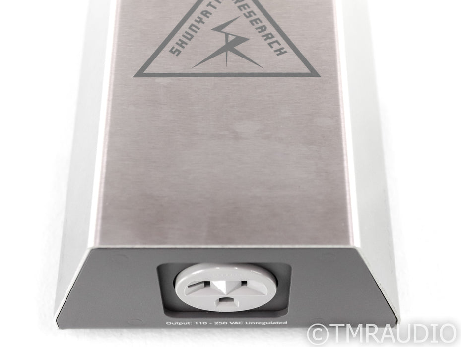 Shunyata Venom AMP-1 AC Power Distributor; Single Outlet; C19
