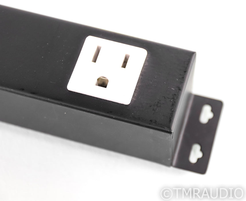 Synergistic Research QLS 9 AC Power Distributor; QLS9 Strip