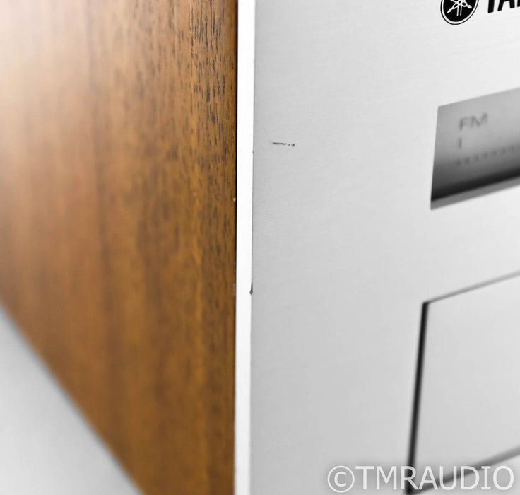 Yamaha CT-7000 Vintage FM Tuner; Walnut; CT7000 (Some Bulbs Out)