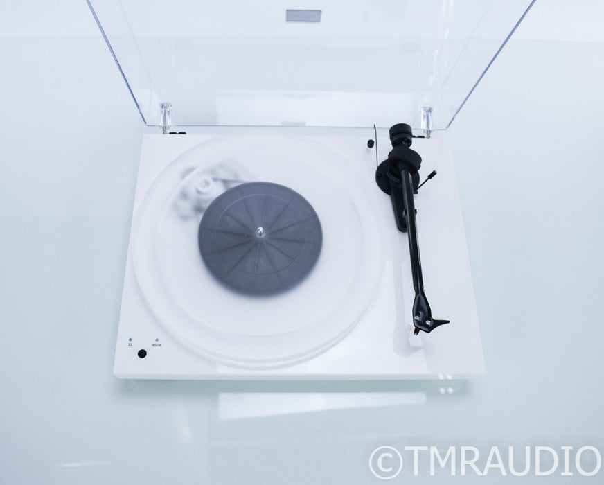 Pro-Ject Debut Carbon Esprit SB Turntable; Ortofon Super OM 20 MM Cartridge
