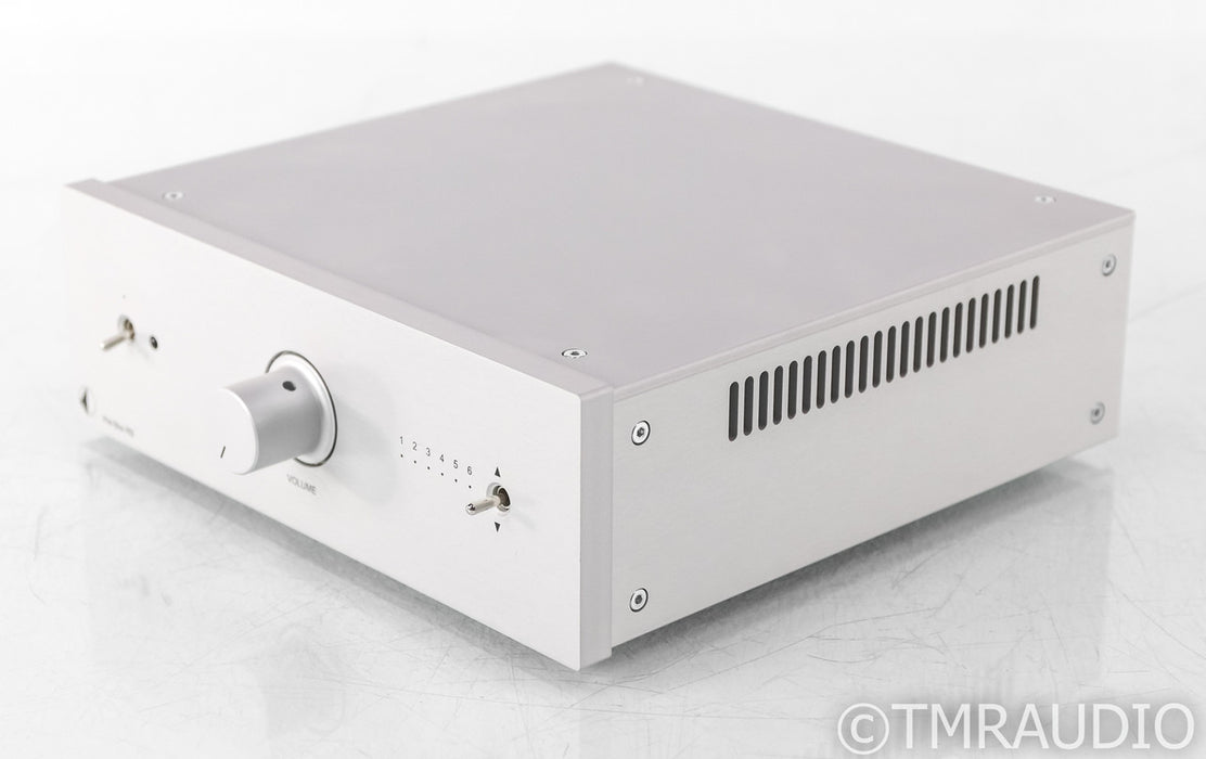 Pro-Ject Pre Box RS Stereo Preamplifier; Silver; Remote