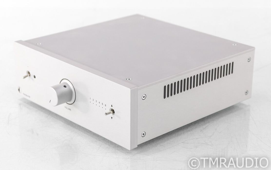 Pro-Ject Pre Box RS Stereo Preamplifier; Silver; Remote