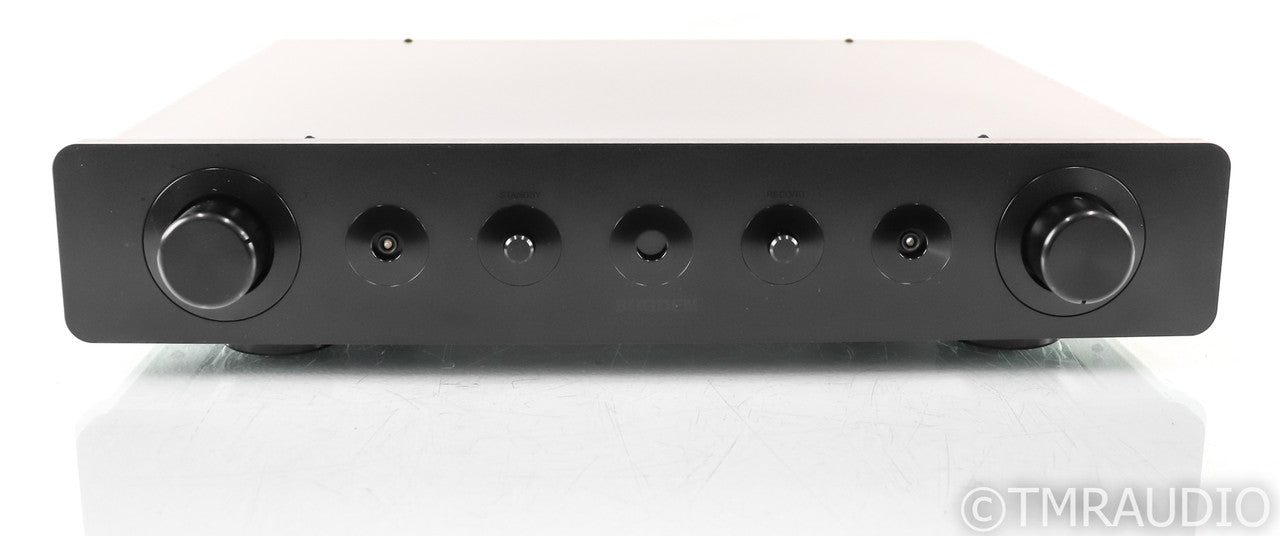 Sugden Audio Masterclass LA-4 Stereo Preamplifier; Remote