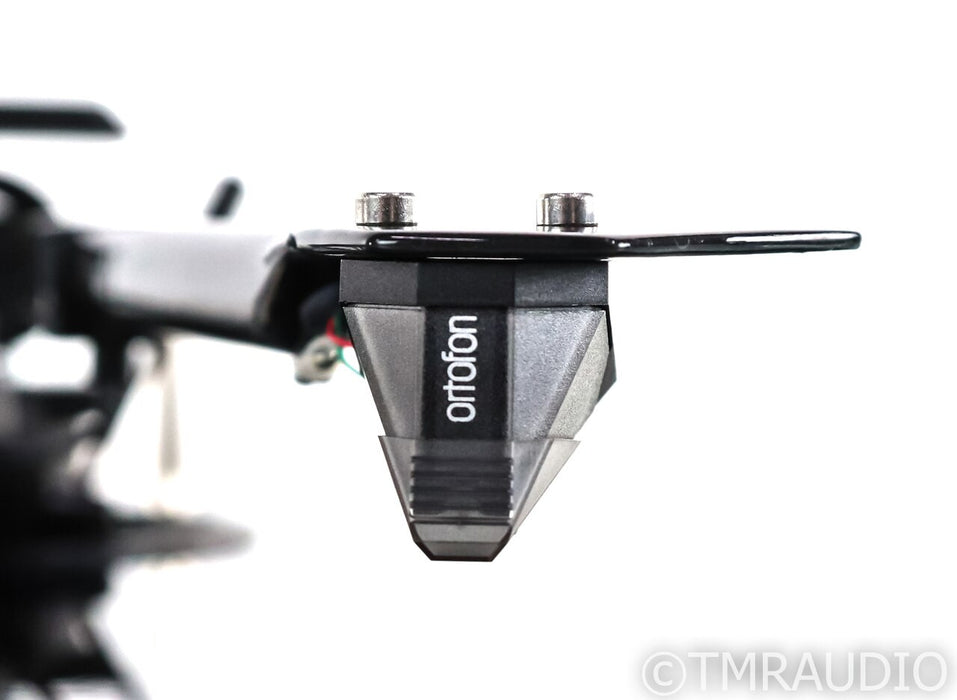 Pro-Ject 1Xpression Carbon Classic Turntable; Ortofon 2M Silver (Open; Warranty)