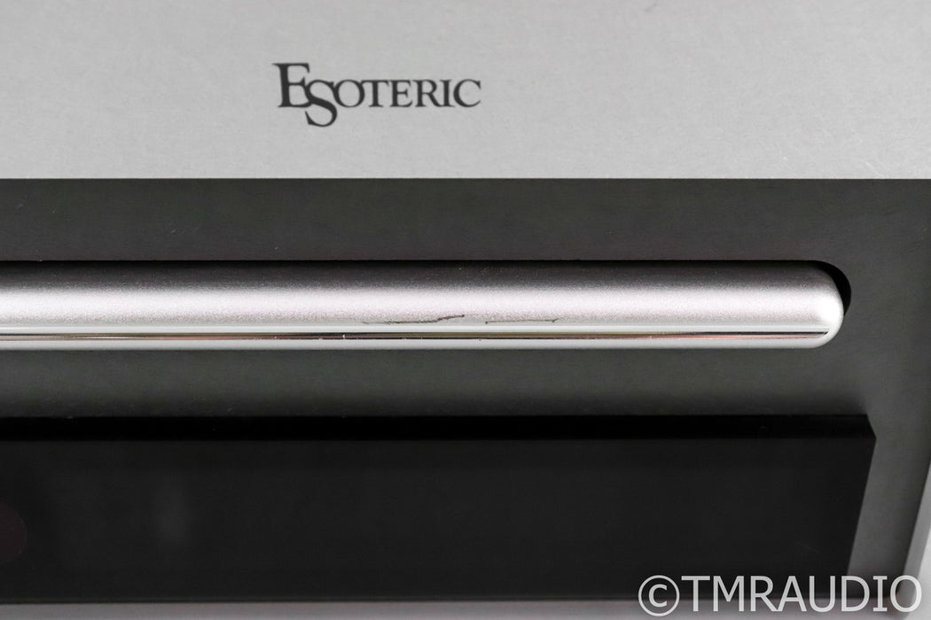 Esoteric DV-50s CD / SACD / DVD Player; DV50s; Remote; AS-IS (Only Reads CD)