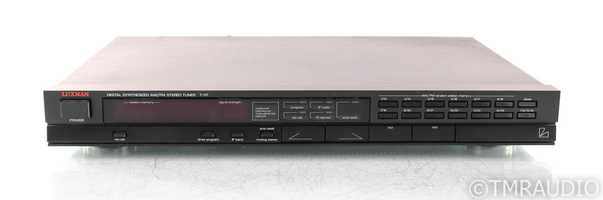 Luxman T-117 Vintage AM / FM Tuner; T117 — The Music Room