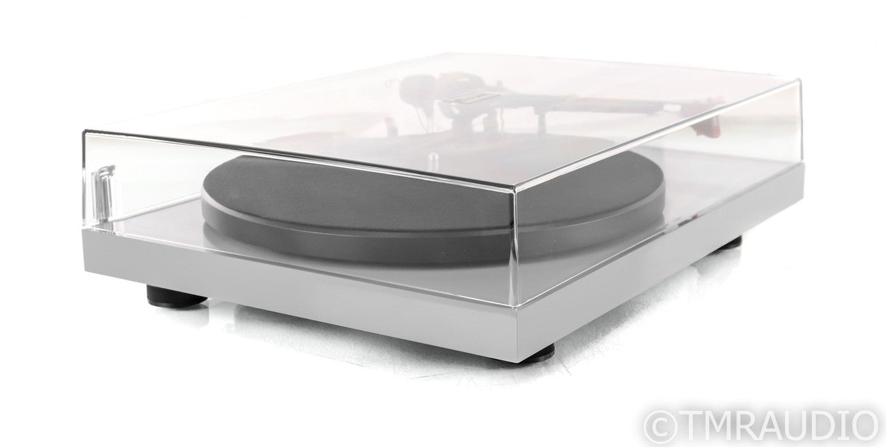 Pro-Ject Debut Carbon DC Belt Drive Turntable
