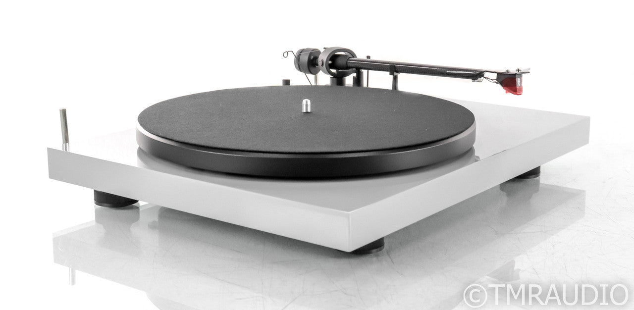 Pro-Ject Debut Carbon DC Belt Drive Turntable