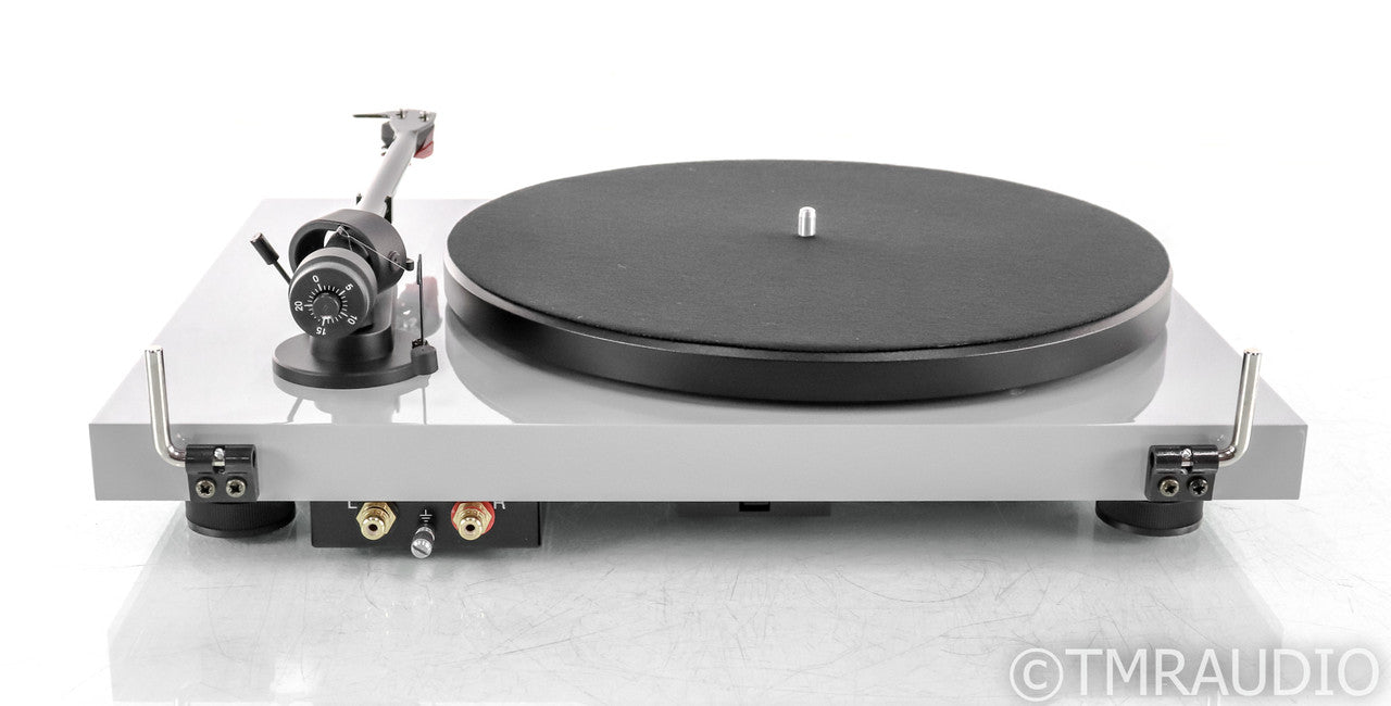 Pro-Ject Debut Carbon DC Belt Drive Turntable