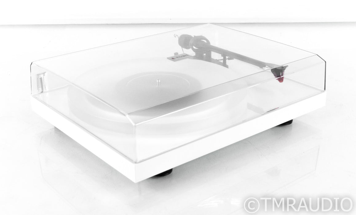 Pro-Ject Debut Carbon Belt Drive Turntable; Ortofon 2M Red Cartridge