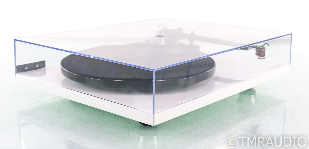 Rega RP6 Belt Drive Turntable; RP-6; White; Denon DL-110 MC Cartridge