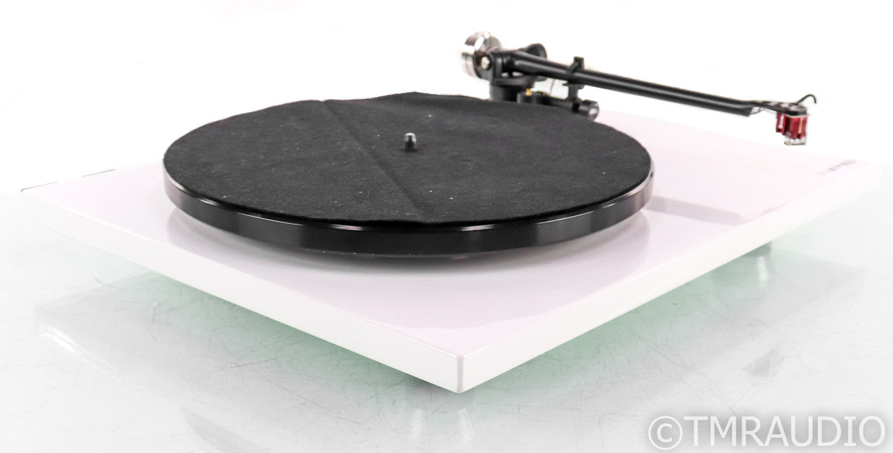 Rega RP6 Belt Drive Turntable; RP-6; White; Denon DL-110 MC Cartridge