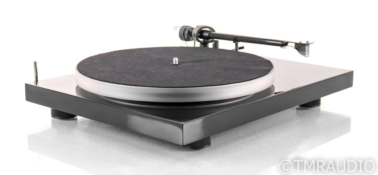 Pro-Ject Project Debut Carbon DC Belt Drive Turntable; Ortofon 2M Blue Cartridge