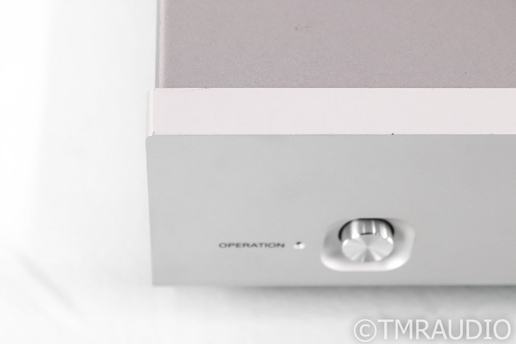 Luxman P-1u Headphone Amplifier; P1U; Silver