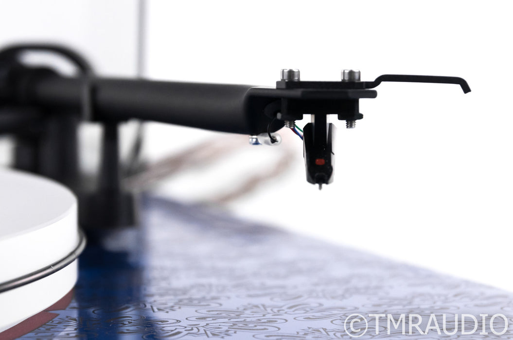 Pro-Ject Essential III Sgt. Pepper's Drum Turntable; DC; Ortofon OM 10 Cartridge