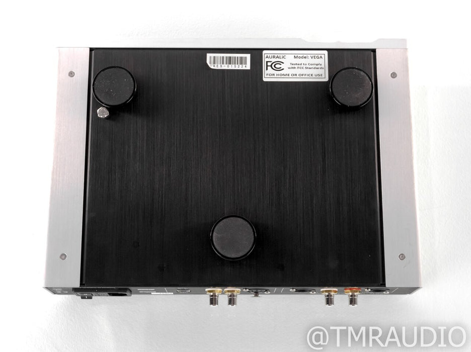Auralic Vega DAC; D/A Converter; Remote