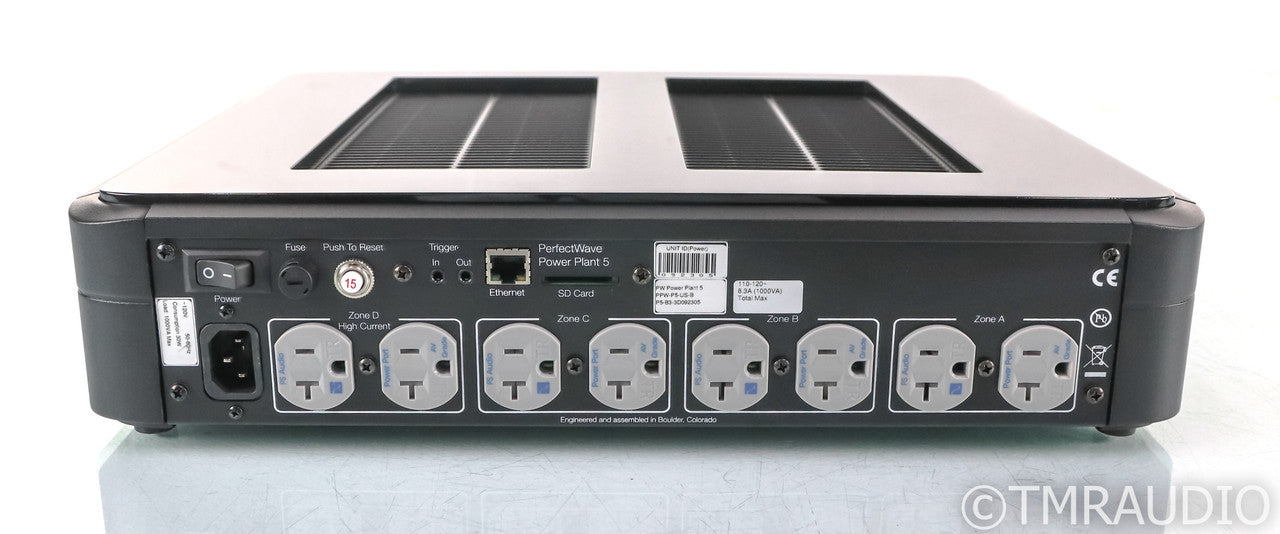 PS Audio PerfectWave Power Plant 5 Power Conditioner; AC Regenerator; P5