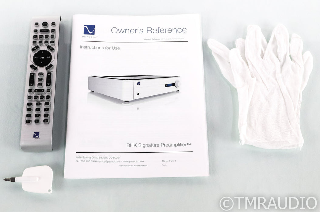 PS Audio BHK Signature Stereo Tube Hybrid Preamplifier; Silver; Remote (Used)