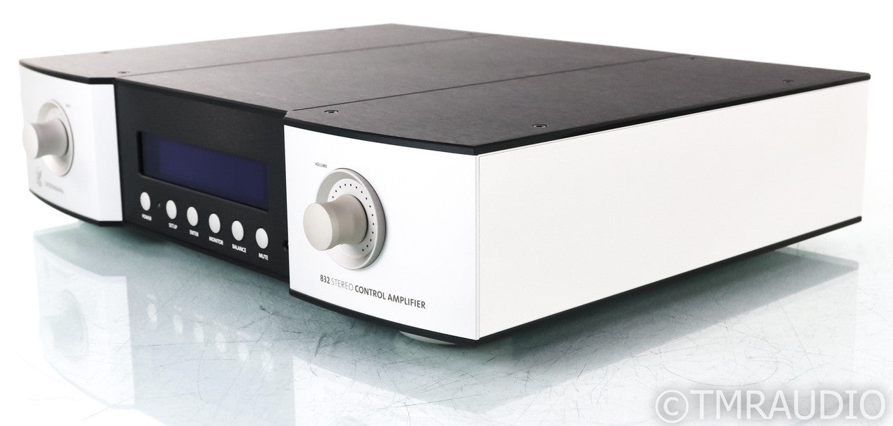 Lindemann 832 Stereo Preamplifier; Silver; Remote
