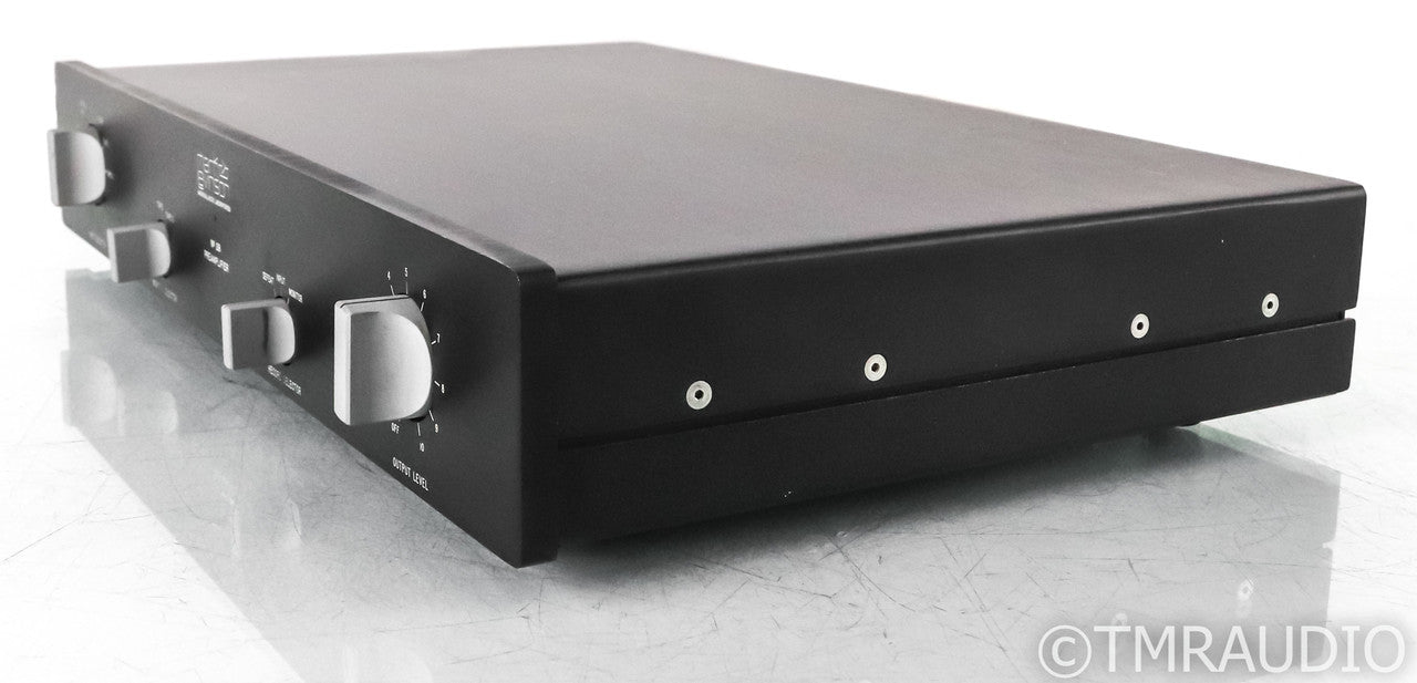 Mark Levinson No. 28 Stereo Preamplifier