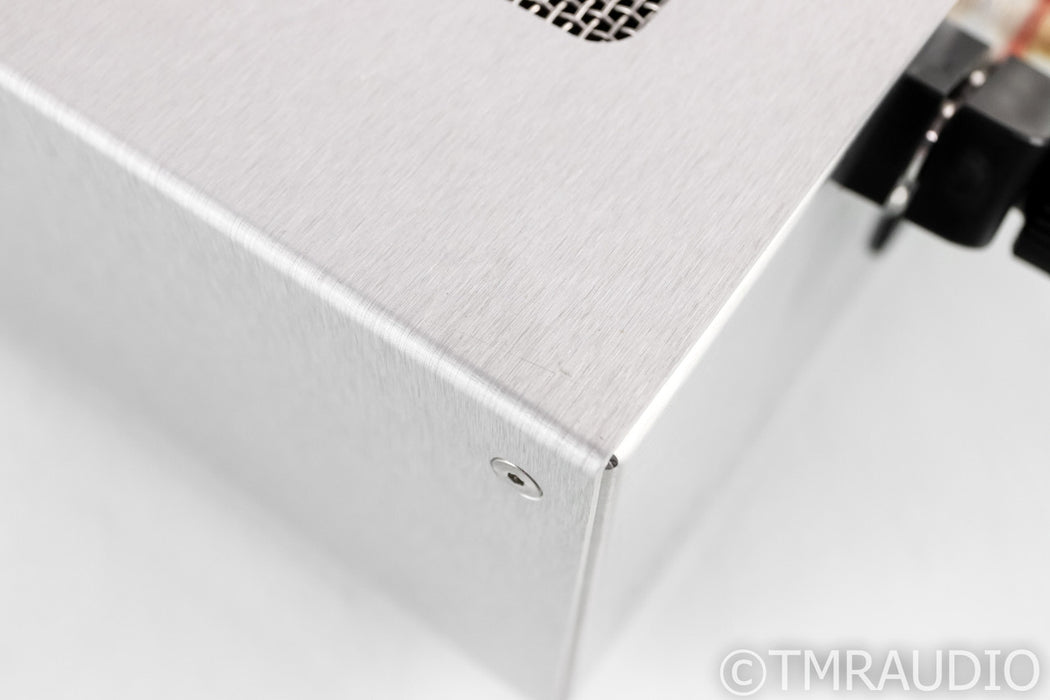 Ayre AX-7e Stereo Integrated Amplifier; AX7E; Evolution; Remote; Silver
