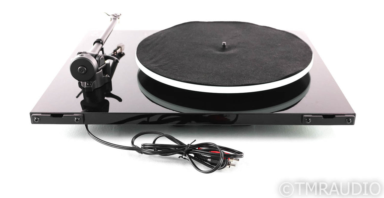Rega Planar 2 Belt Drive Turntable; RB 220 Tonearm; P2; Rega Carbon MM Cartridge