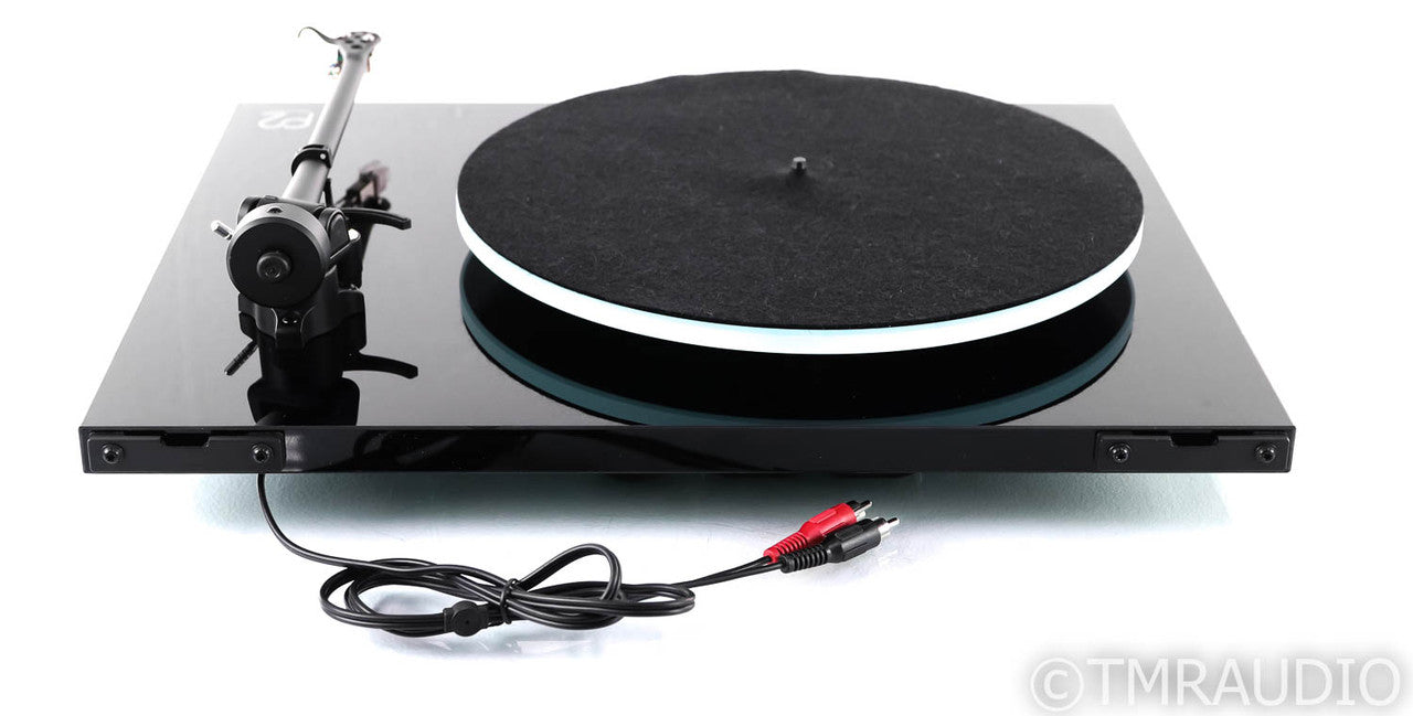 Rega Planar 2 Turntable; RB 220 Tonearm; P2; Rega Carbon MM Cartridge