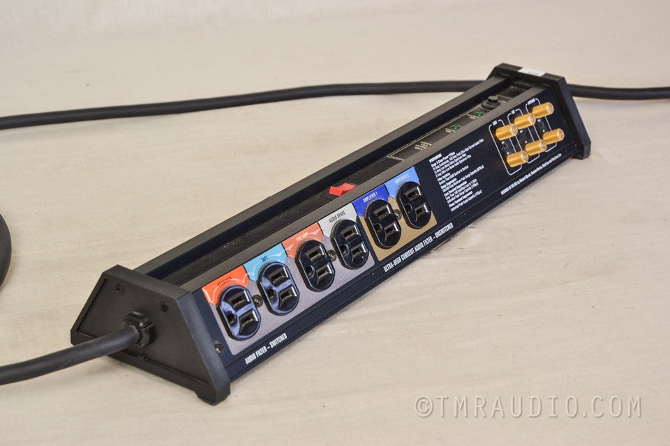 Monster HTS2000 Home Theater PowerCenter / Surge Protector