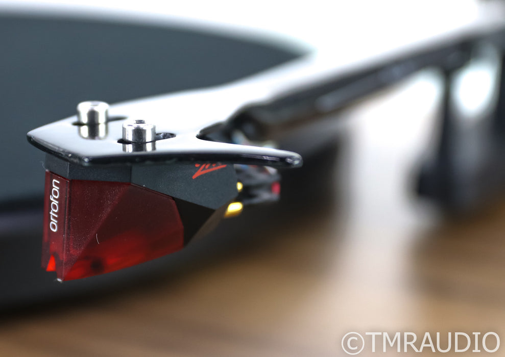 Pro-Ject Debut Carbon DC Belt Drive Turntable; Walnut; Ortofon 2M Red Cartridge
