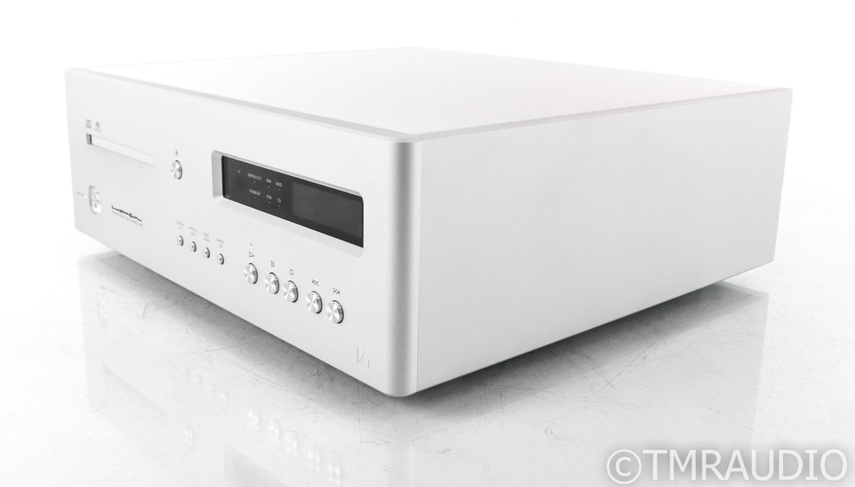 Luxman D-08 CD / SACD Player; D08; Remote; Silver