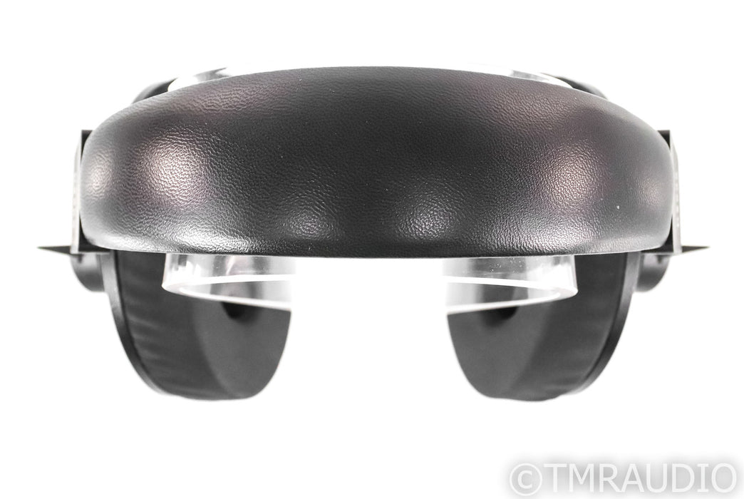Final D8000 Closed Back Planar Magnetic Headphones; D-8000; Stand