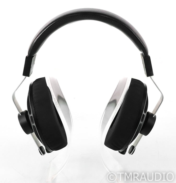 Final D8000 Closed Back Planar Magnetic Headphones; D-8000; Stand