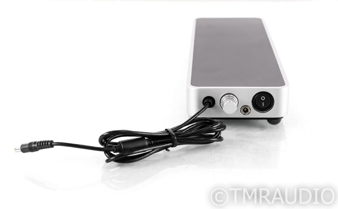 Clearaudio Performance DC Turntable; Silver; Satisfy Carbon Tonearm (Open Box; No Cart.)