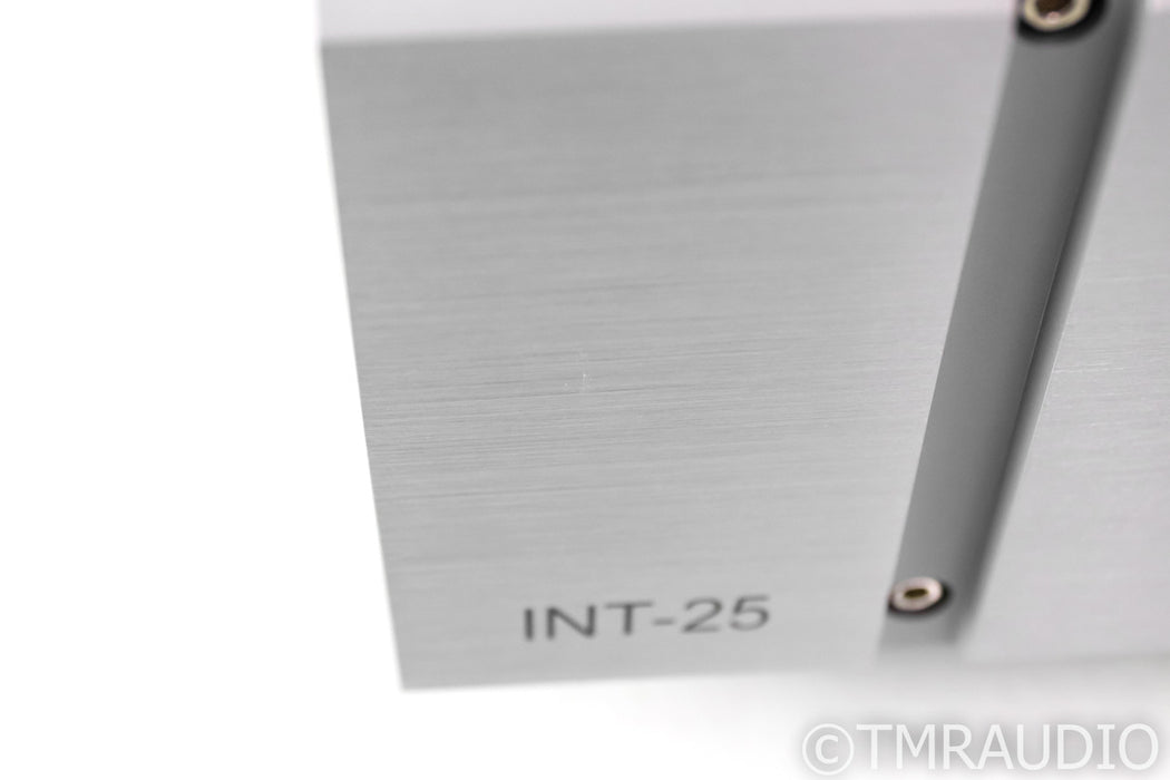 Pass Labs INT-25 Stereo Integrated Amplifier; INT25; Remote; Silver