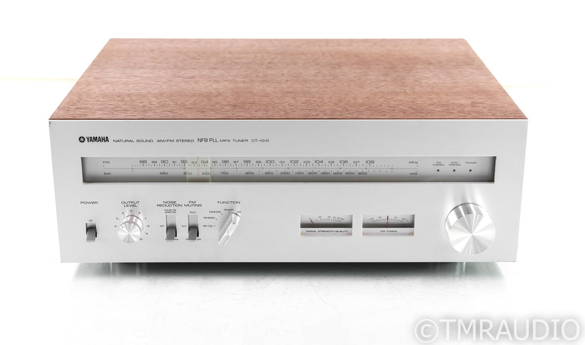 Yamaha CT-1010 Vintage AM / FM Tuner; Walnut; CT1010