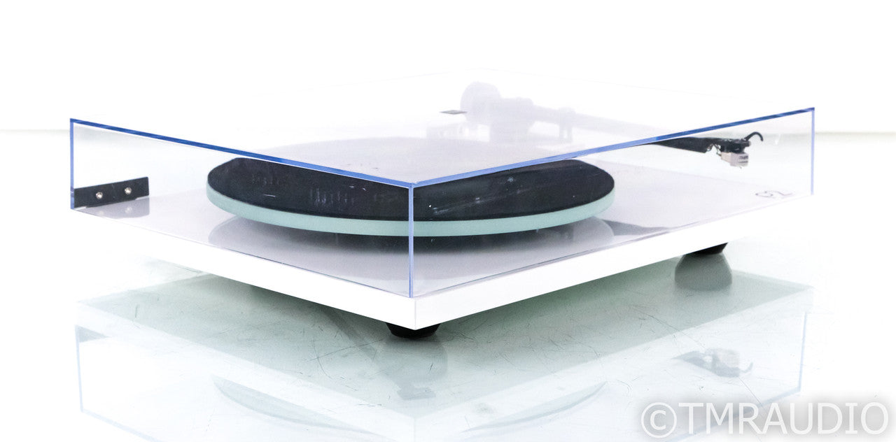 Rega P2 Belt Drive Turntable; Planar 2; Rega Carbon MM Cartridge