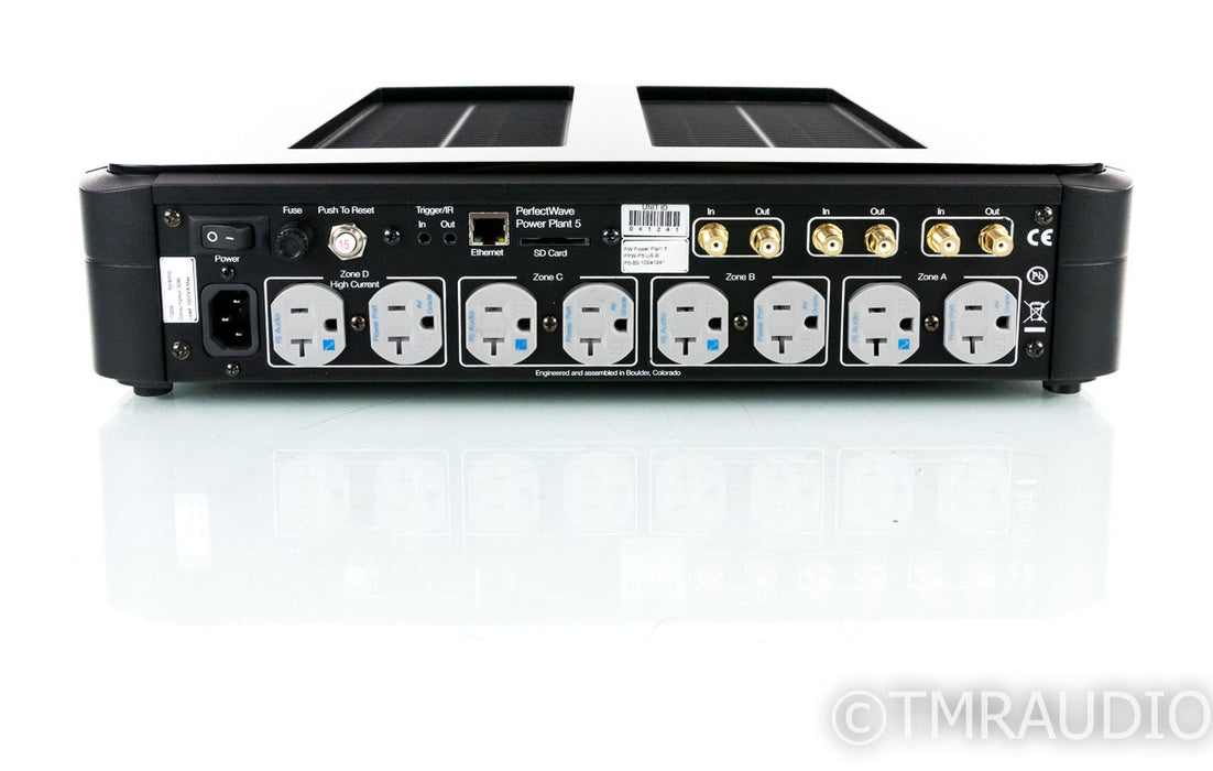 PS Audio PerfectWave Power Plant 5 Power Line Conditioner; P5; Remote