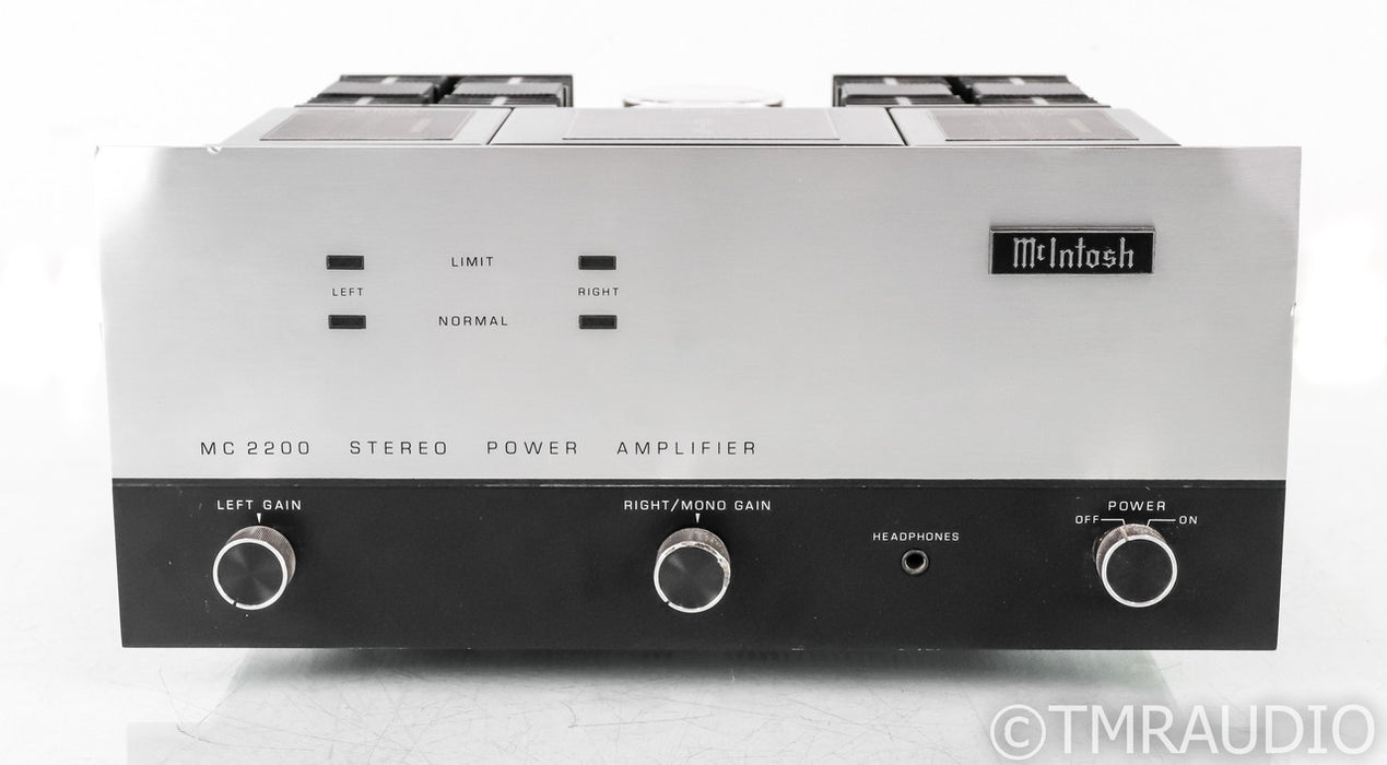 McIntosh MC2200 Vintage Stereo Power Amplifier; MC-2200