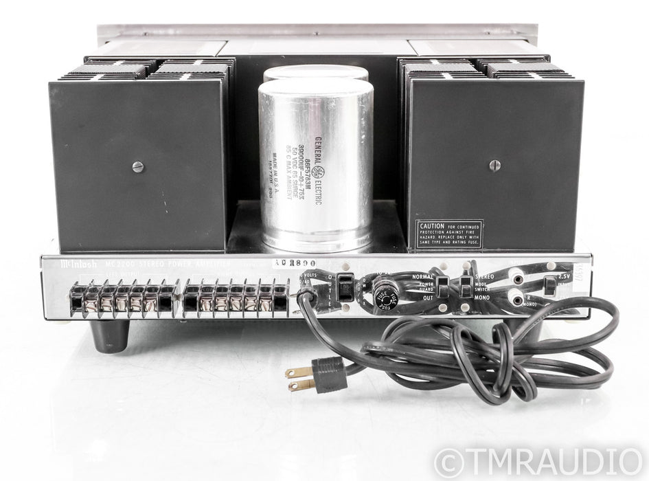 McIntosh MC2200 Vintage Stereo Power Amplifier; MC-2200