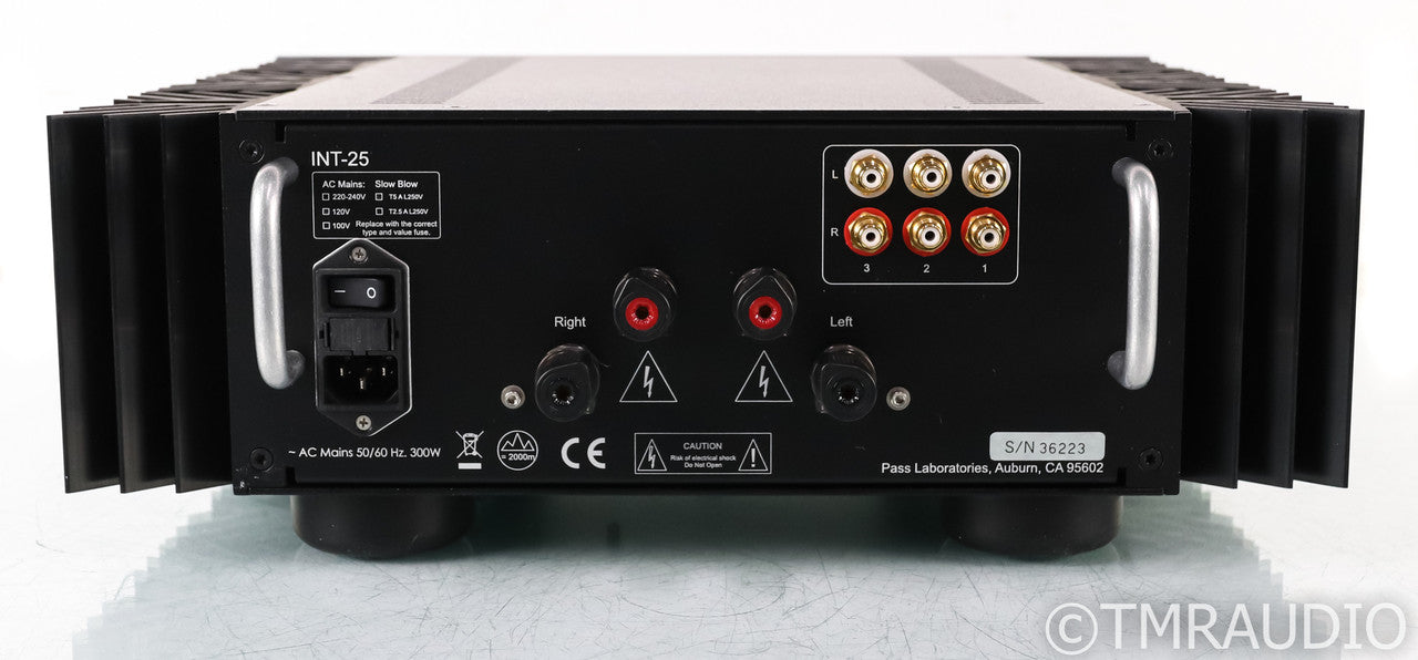 Pass Labs INT-25 Stereo Integrated Amplifier; INT25; Silver; Remote