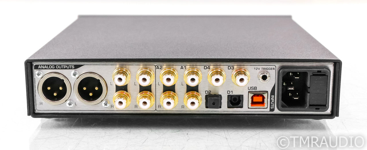 Benchmark DAC2 HGC DAC; DAC-2; D/A Converter; Silver; Remote