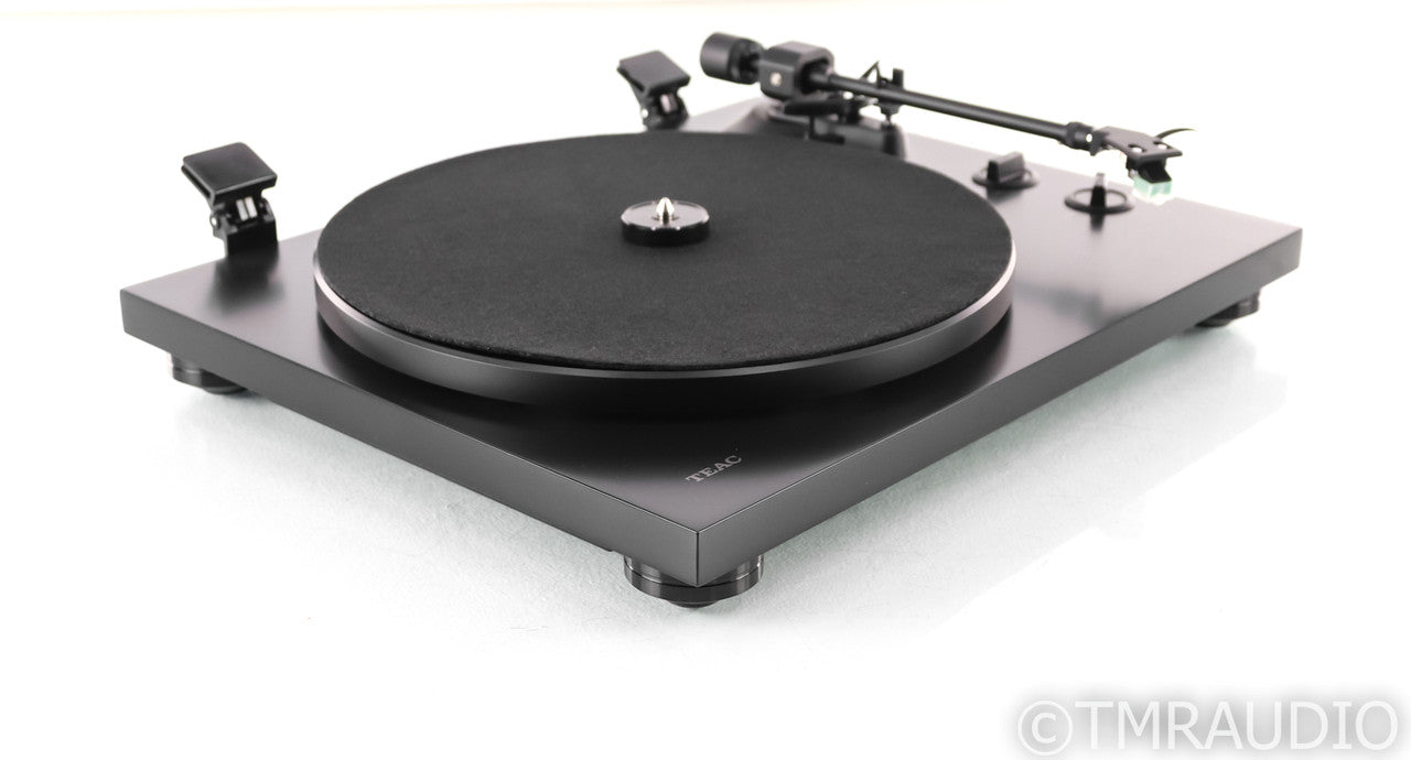 TEAC TN-300SE Belt Drive Turntable; TN300SE; Audio Technica AT95E MM Cartridge
