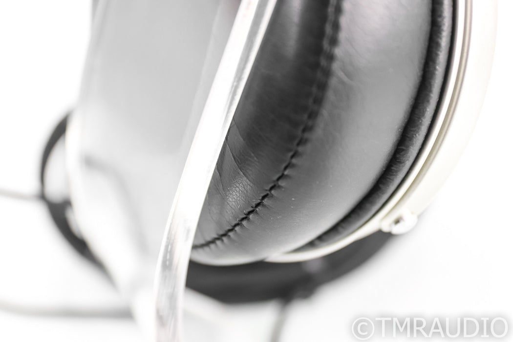 Denon AH-D7000 Closed Back Headphones; AHD7000
